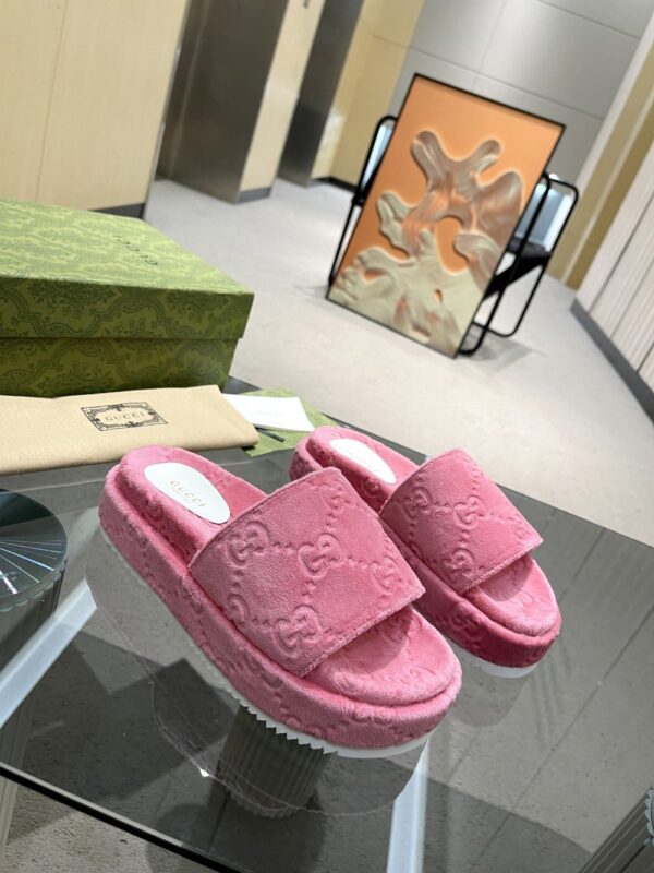 Gucci Women's GG Platform Sandal Pink For Women GG