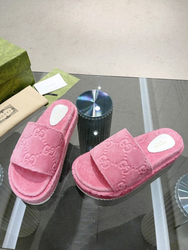 Gucci Women's GG Platform Sandal Pink For Women GG