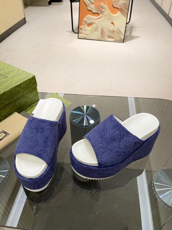Gucci Women's GG Platform Sandal Purple For Women GG