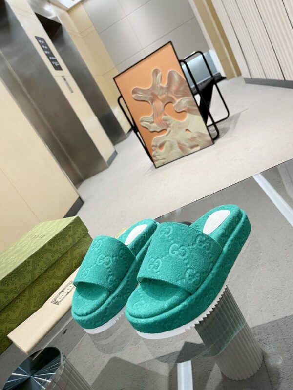 Gucci Women's GG Platform Sandal Turquoise For Women GG