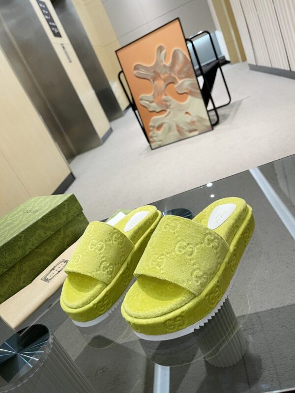 Gucci Women's GG Platform Sandal Yellow For Women GG