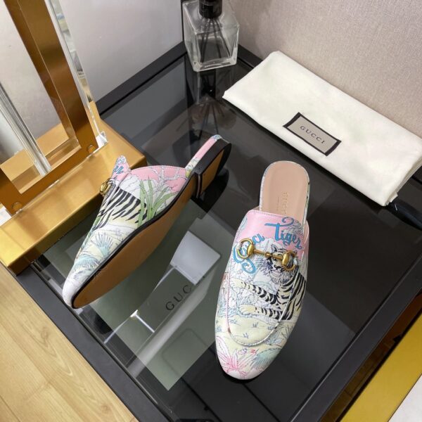 Gucci Women's GG Princetown Slipper With Tiger White For Women GG