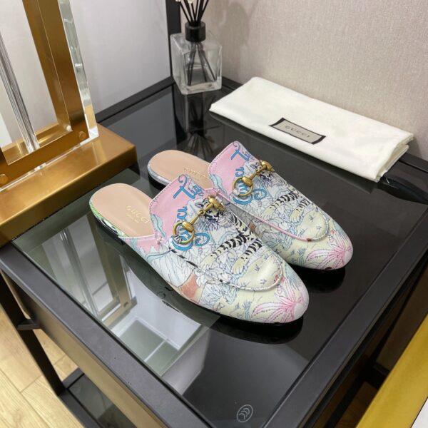 Gucci Women's GG Princetown Slipper With Tiger White For Women GG