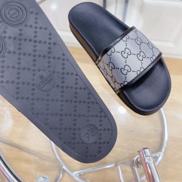 Gucci Women's GG Slide Sandal Black And Gray For Women 407345