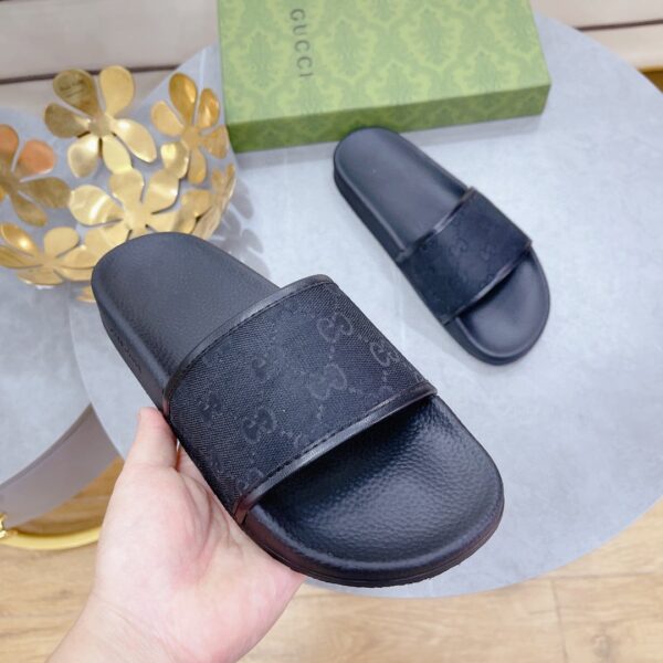 Gucci Women's GG Slide Sandal Black For Women 407345