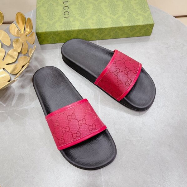 Gucci Women's GG Slide Sandal Red For Women 407345