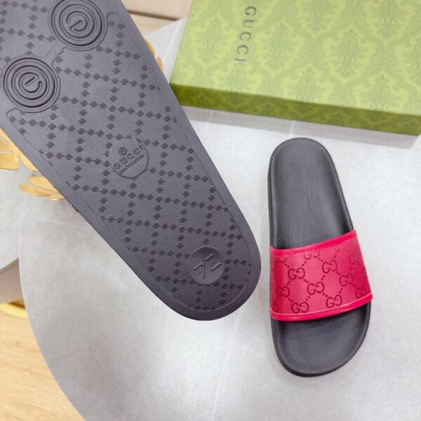 Gucci Women's GG Slide Sandal Red For Women 407345