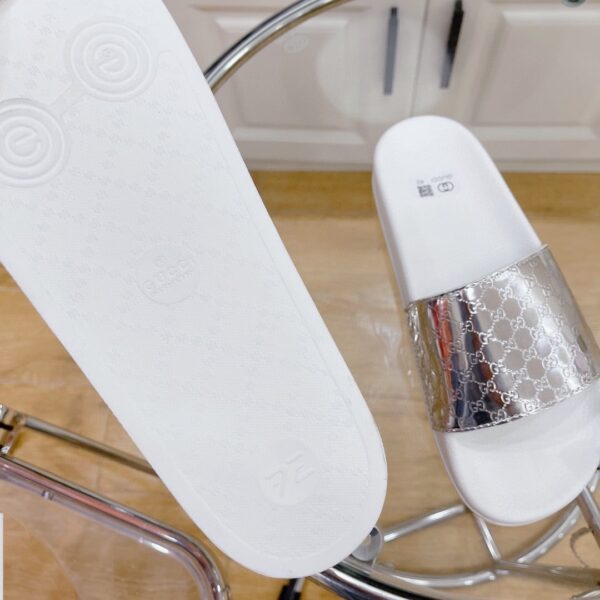 Gucci Women's GG Slide Sandal White Silver For Women 407345