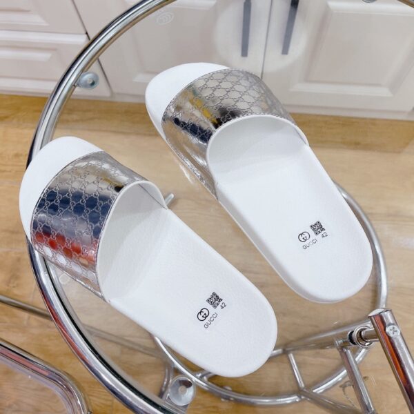 Gucci Women's GG Slide Sandal White Silver For Women 407345