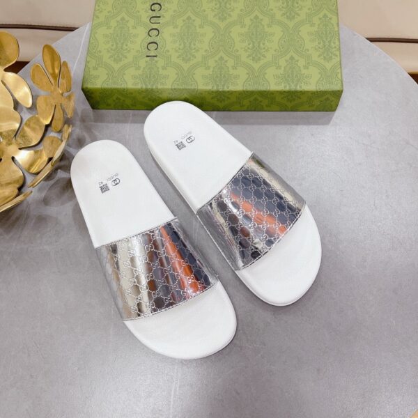 Gucci Women's GG Slide Sandal White Silver For Women 407345