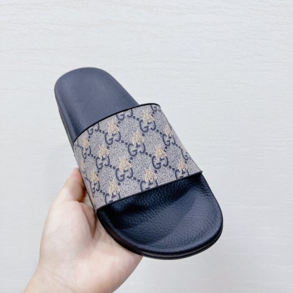 Gucci Women's GG Slide Sandal With Bees Black For Women 407345
