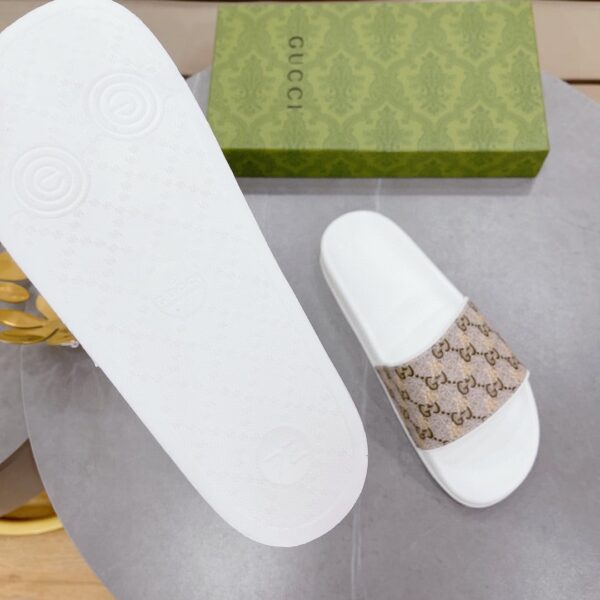 Gucci Women's GG Slide Sandal With Bees White And Brown For Women 407345