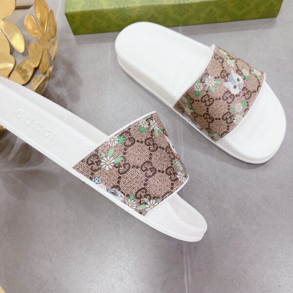 Gucci Women's GG Slide Sandal With Cat White And Brown For Women 407345