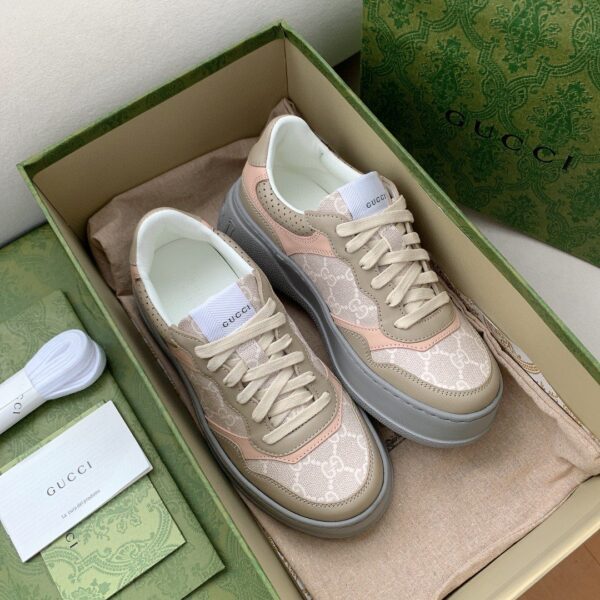 Gucci Women's GG Sneaker White And Beige Supreme For Women ‎700775 UPG90 9595