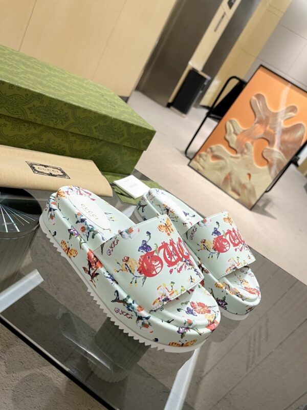 Gucci Women's GG 'Soave' Platform Sandal White For Women GG