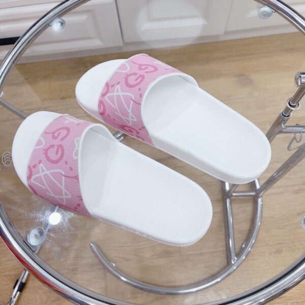 Gucci Women's GG Stars Print Slide Sandal Pink And White For Women 408508