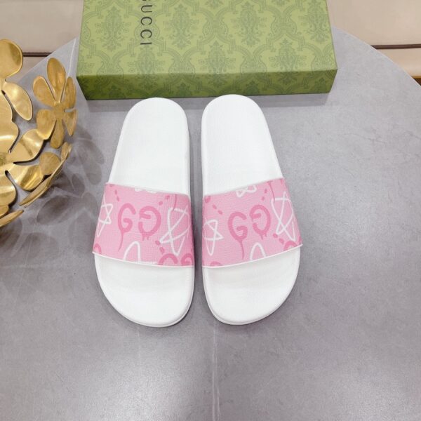 Gucci Women's GG Stars Print Slide Sandal Pink And White For Women 408508
