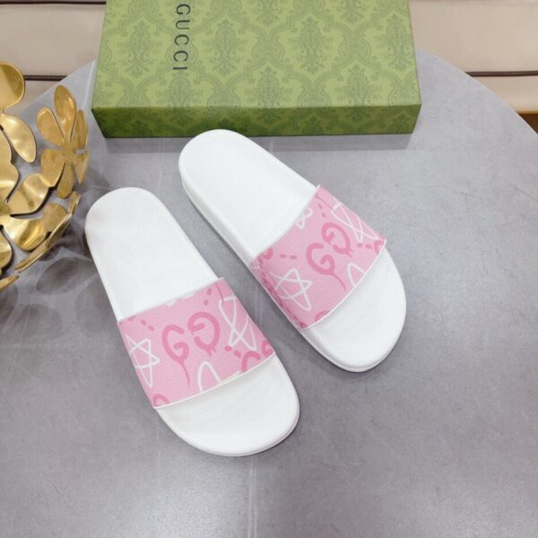 Gucci Women's GG Stars Print Slide Sandal Pink And White For Women 408508