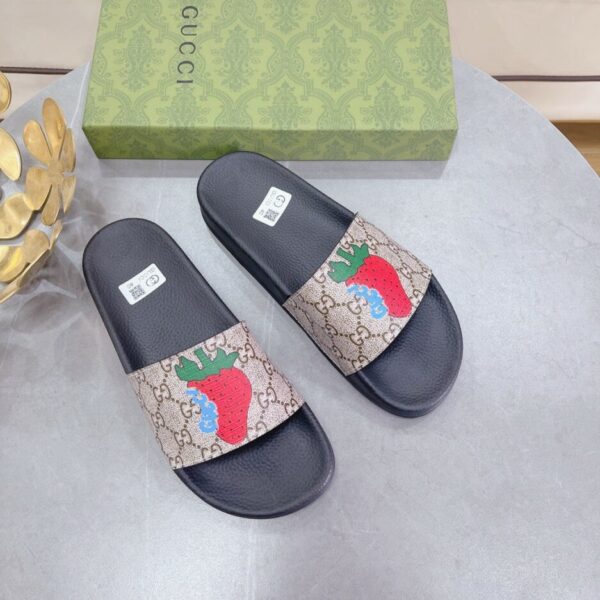 Gucci Women's GG Supreme Slides With Gucci Strawberry Black And Gray For Women 408508 G2200
