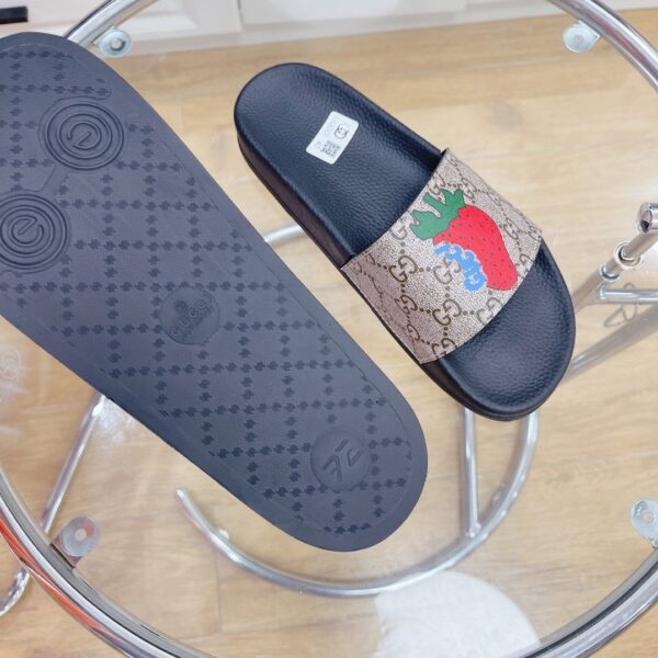 Gucci Women's GG Supreme Slides With Gucci Strawberry Black And Gray For Women 408508 G2200