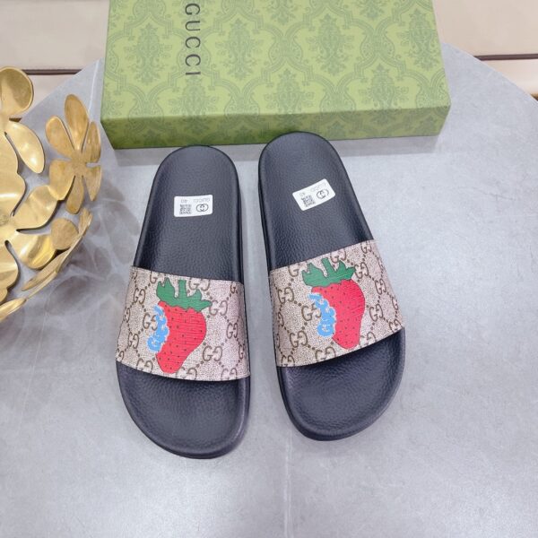Gucci Women's GG Supreme Slides With Gucci Strawberry Black And Gray For Women 408508 G2200