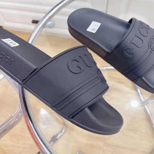 Gucci Women's Logo Rubber Slide Black For Women 522887 JCZ00 1031