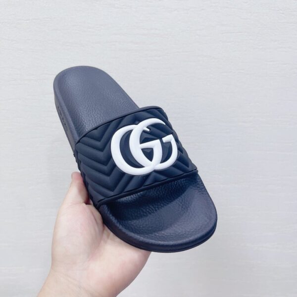 Gucci Women's Quilted GG Rubber Slide Black And White For Women 601041