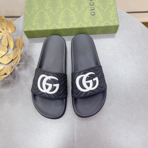 Gucci Women's Quilted GG Rubber Slide Black And White For Women 601041