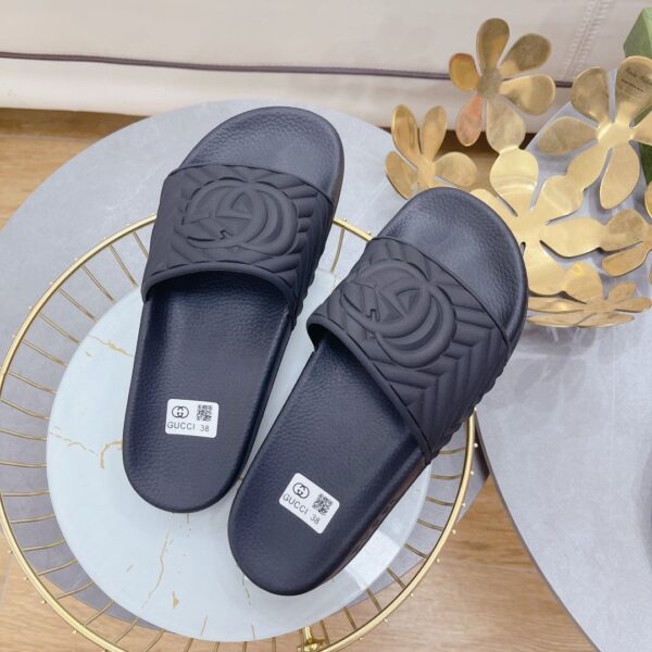 Gucci Women's Quilted GG Rubber Slide Black For Women 601041 JD600 1000