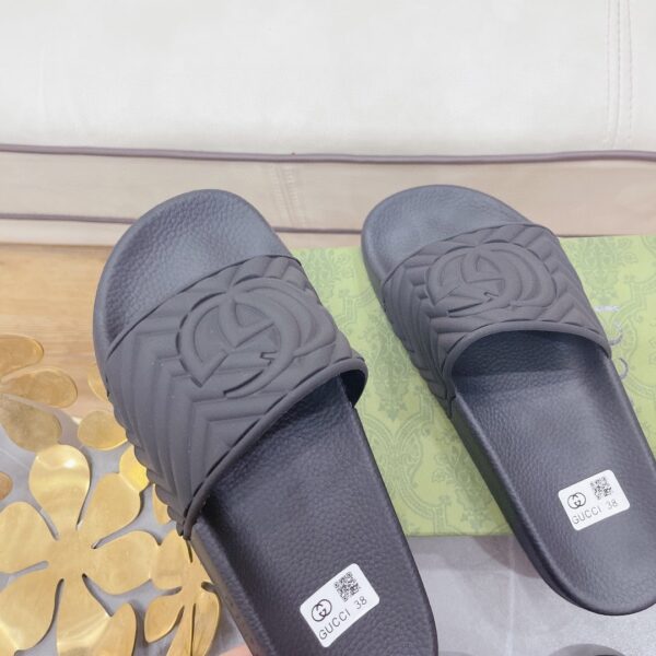 Gucci Women's Quilted GG Rubber Slide Black For Women 601041 JD600 1000