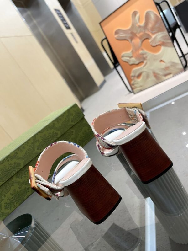 Gucci Women's Sandal With Bamboo Buckle White For Women GG