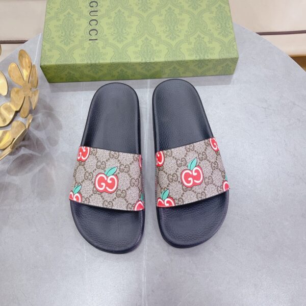 Gucci Women's Slide Sandal With GG Apple Black For Women 407345