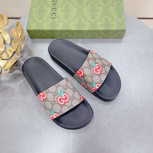 Gucci Women's Slide Sandal With GG Apple Black For Women 407345
