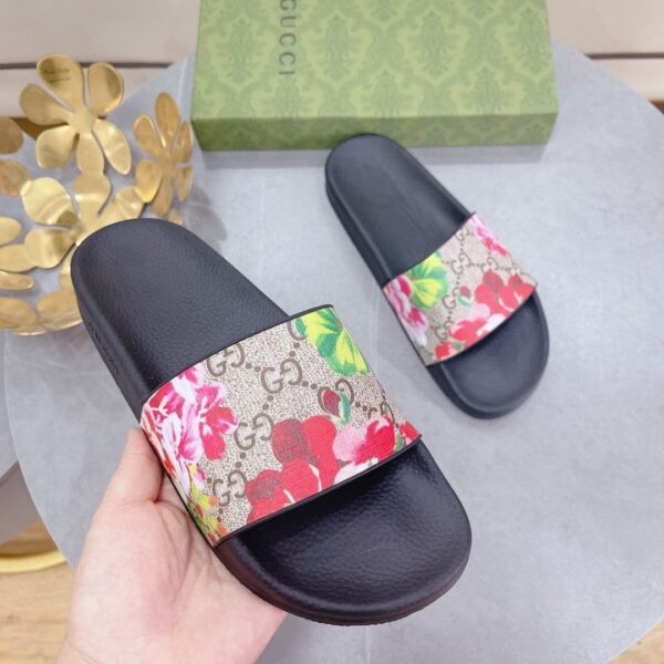 Gucci Women's Slides Bloom Print Red For Women 408508 G2200 8919