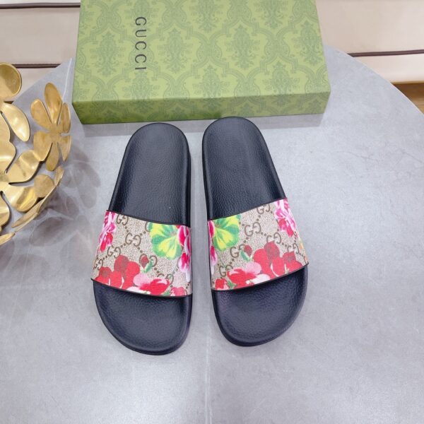 Gucci Women's Slides Bloom Print Red For Women 408508 G2200 8919