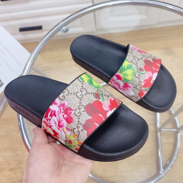 Gucci Women's Slides Bloom Print Red For Women 408508 G2200 8919
