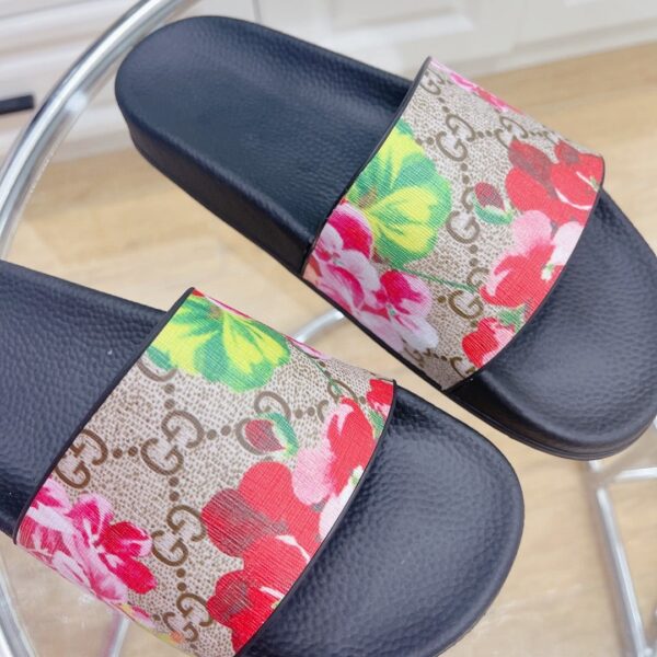 Gucci Women's Slides Bloom Print Red For Women 408508 G2200 8919