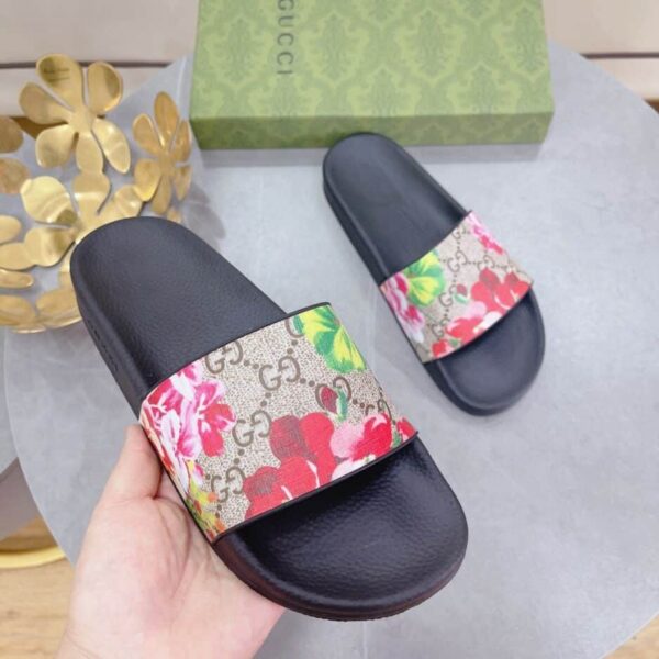 Gucci Women's Slides Bloom Print Red For Women 408508 G2200 8919