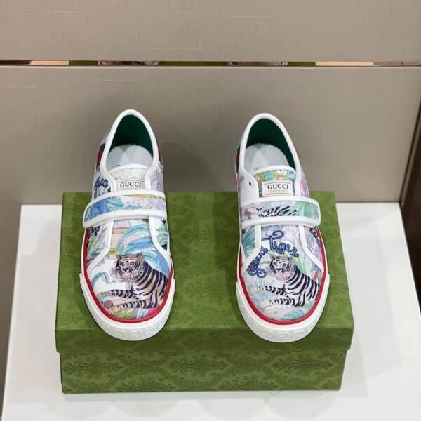 Gucci Women's Tennis 1977 Sneaker With Tiger White Blue For Women 676092