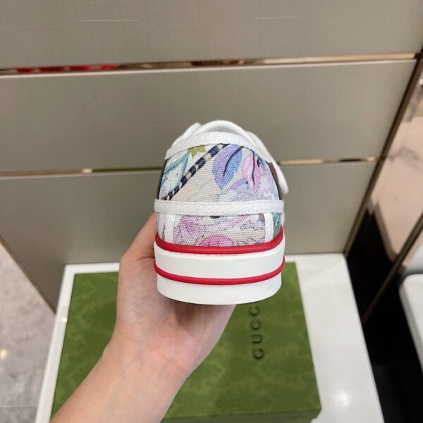 Gucci Women's Tennis 1977 Sneaker With Tiger White Blue For Women 676092