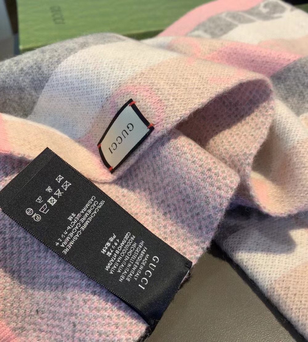 Gucci Wool Multicolor Line in Grey and Pink Scarf 150cm/71in