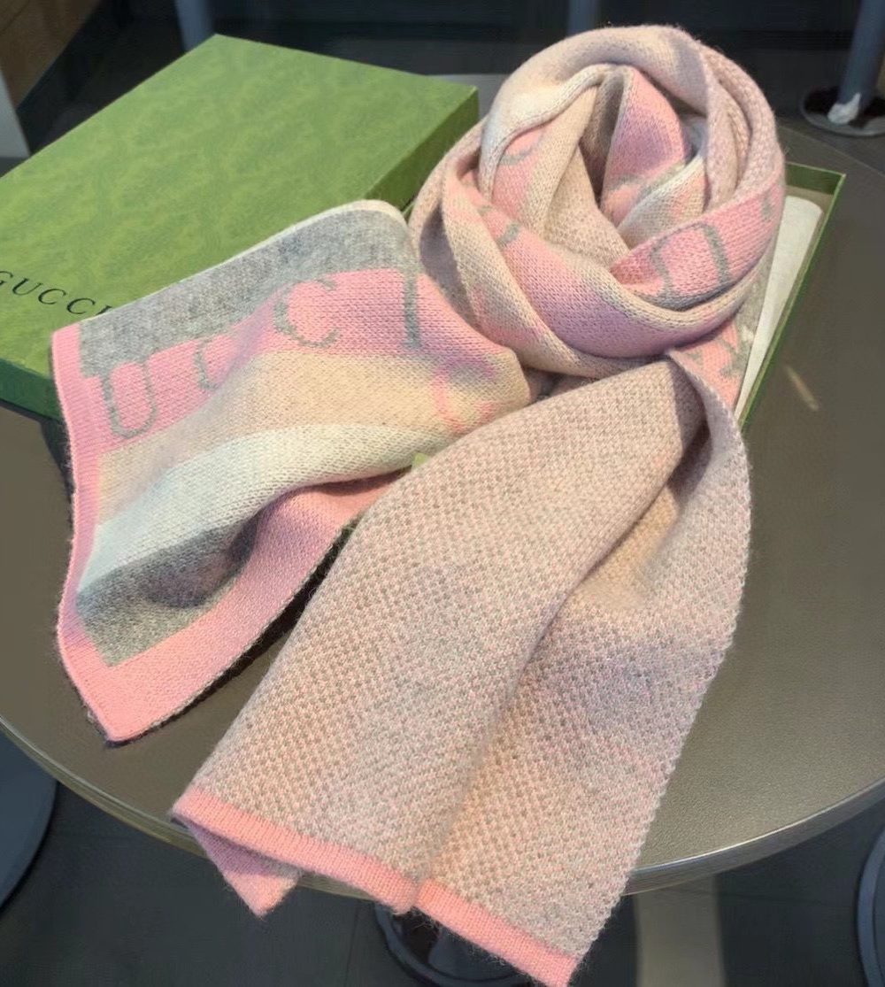 Gucci Wool Multicolor Line in Grey and Pink Scarf 150cm/71in