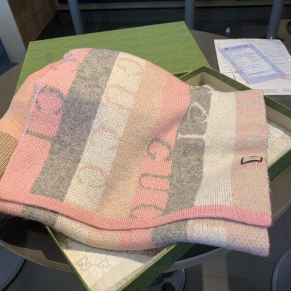 Gucci Wool Multicolor Line in Grey and Pink Scarf 150cm/71in