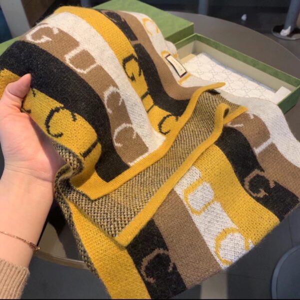 Gucci Wool Multicolor Line in Grey and Yellow Scarf 150cm/71in
