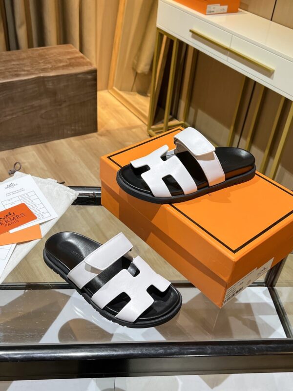 Hermes Chypre Sandal Black/White For Women, Women's Shoes H211114Z 90370