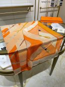 Hermes Clic-Clac Double Face Bouton D'or/Beige/Crème Clair Scarf 140cm/55in 