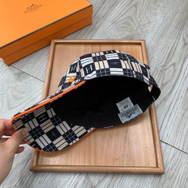 Hermes Davis H Primavera Cap Caro Black/White Hermes Cap