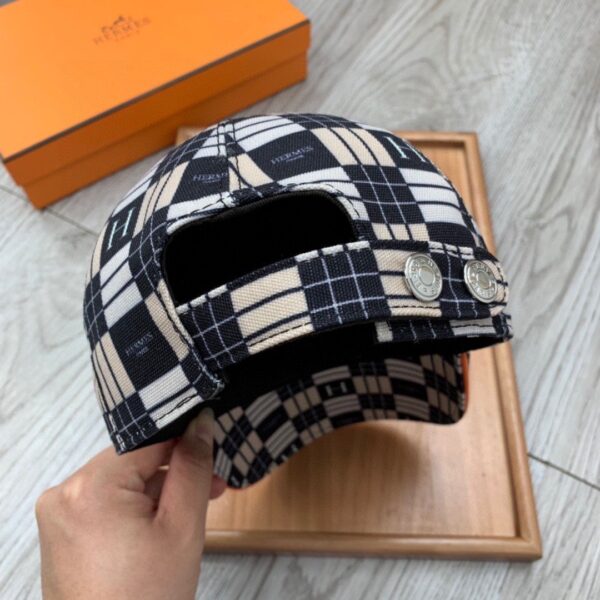 Hermes Davis H Primavera Cap Caro Black/White Hermes Cap