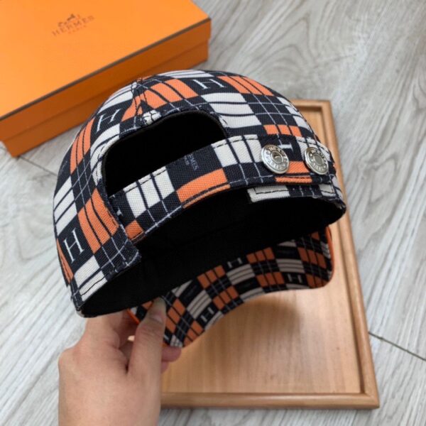 Hermes Davis H Primavera Cap Caro White/Black Hermes Cap