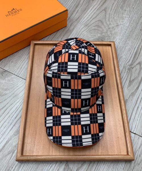 Hermes Davis H Primavera Cap Caro White/Black Hermes Cap